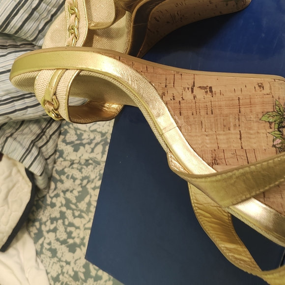Coach Gold Minimalist Sandals with Chain Detail - Picture 7 of 12